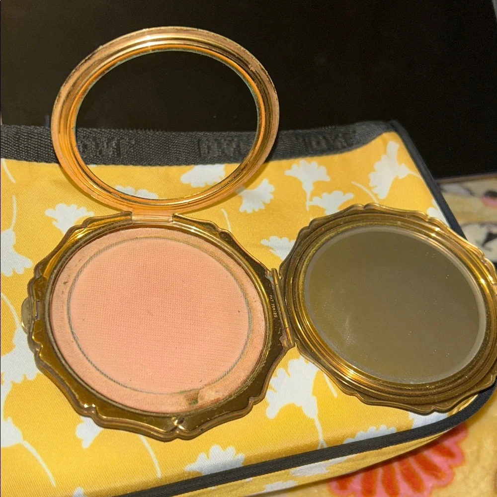 Vintage Stratton powder compact floral embossed - Picture 7 of 11